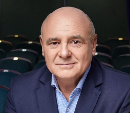 NYÍLT SZÍN RÓNAI EGONNAL